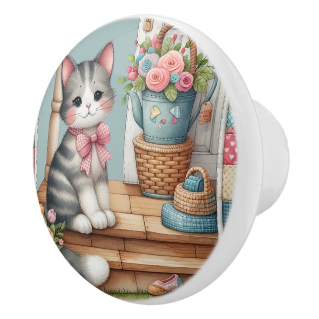 Cute Cat on Porch with Flowers & Patchwork Knopp (Höger)