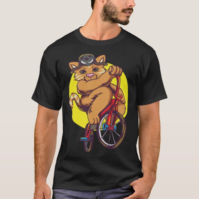 Cute cat riding a BMX bike T Shirt (Framsida)