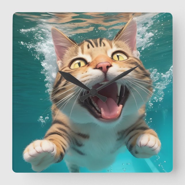 Cute Cat Swimming Diving Underwater i Bassäng Funn Fyrkantig Klocka (Framsida)