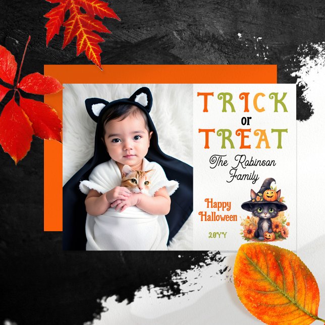 Cute Cat Witch Hat Photo Bus eller godis Halloween Julkort ("Trick or Treat" your friends and family with this cute cat in a witches hat Halloween photo card!)