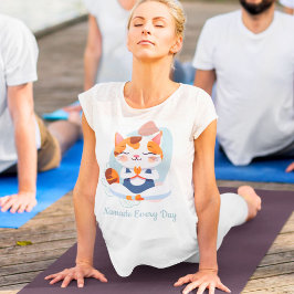 Cute Cat Yoga Älskare Lacher Mamma Women Gift T Shirt