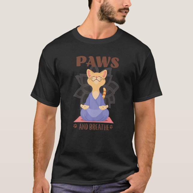 Cute Cat Yoga Paws And Breathe   T Shirt (Framsida)