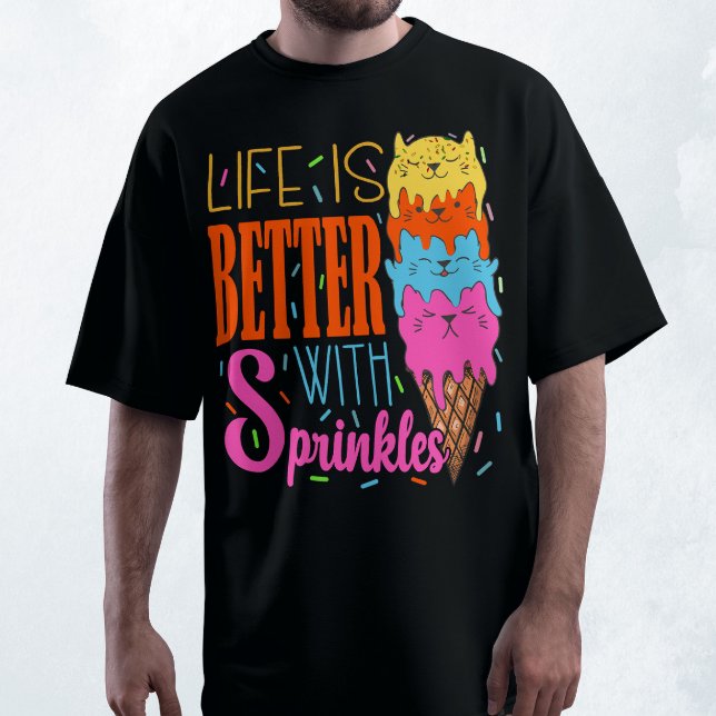 Cute Cats Life är bättre med Sprinkles Cat Lovers T Shirt (Skapare uppladdad)