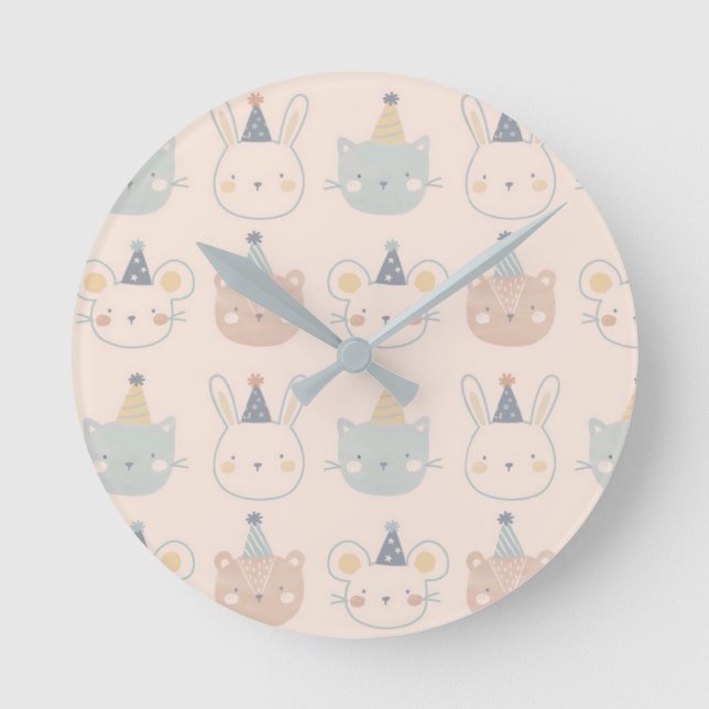 Cute Cats Rabbits and Bears Faces Pastel Pattern Rund Klocka (Framsida)