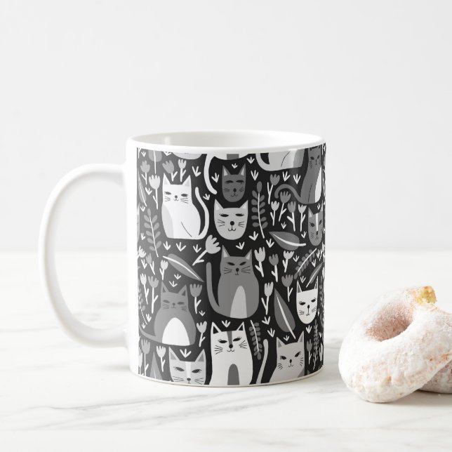 Cute Cats Roligt Blommigt Kitten Mönster Black & W Kaffemugg (Med munk)