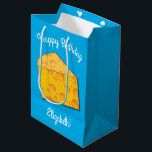 Cute Cheese Wedge Kids 1st Birthday Party<br><div class="desc">Den här vackra färglösa födelsedagsfesten av söt ost är perfekt för ett mod 1:a födelsedag firande! Anpassa texten för att göra den till en egen. Det moderna utseendet och känslan är det perfekt sättet att kasta en ost av firande för din lilla ost av kärlek på sin första födelsedag!</div>