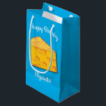 Cute Cheese Wedge Kids 1st Birthday Party<br><div class="desc">Den här vackra färglösa födelsedagsfesten av söt ost är perfekt för ett mod 1:a födelsedag firande! Anpassa texten för att göra den till en egen. Det moderna utseendet och känslan är det perfekt sättet att kasta en ost av firande för din lilla ost av kärlek på sin första födelsedag!</div>