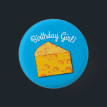 Cute Cheese Wedge Kids 1st Birthday Party Knapp<br><div class="desc">Den här vackra färglösa födelsedagsfesten av söt ost är perfekt för ett mod 1:a födelsedag firande! Anpassa texten för att göra den till en egen. Det moderna utseendet och känslan är det perfekt sättet att kasta en ost av firande för din lilla ost av kärlek på sin första födelsedag!</div>