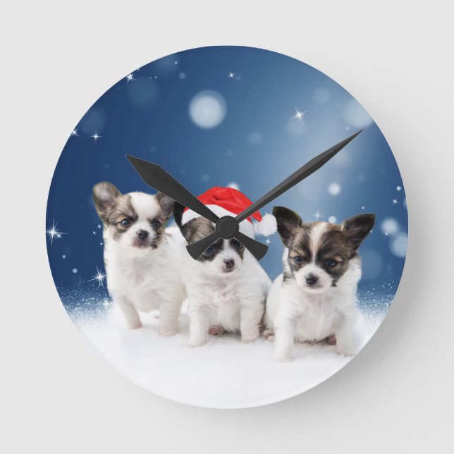 Cute Chihuahua Puppies med jultomten jul Rund Klocka (Framsida)