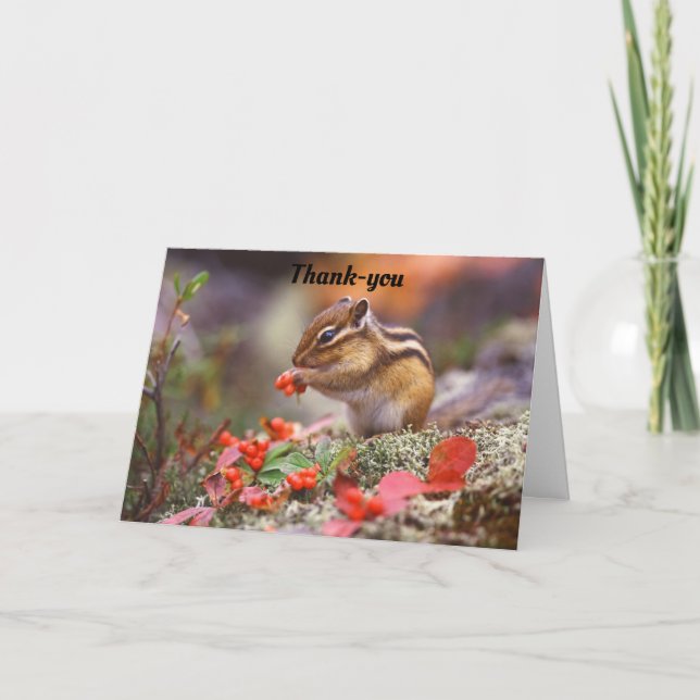 Cute Chipmunk med berries tackkort Kort (Framsida)