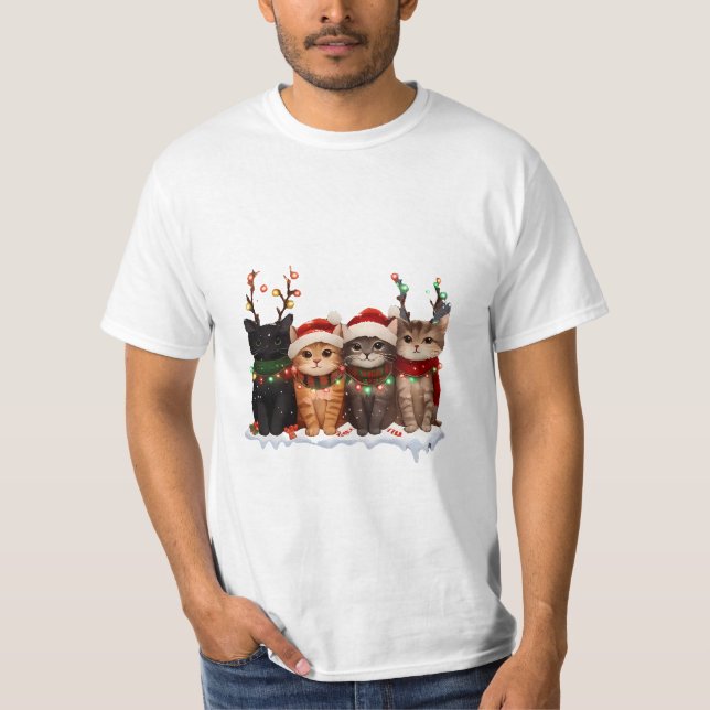 Cute Christmas Cats Illustration – Festive Kittens T Shirt (Framsida)