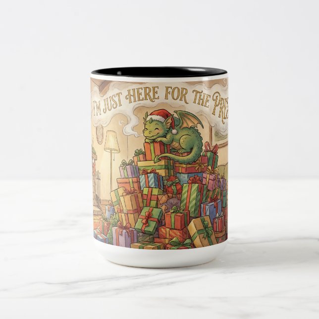 Cute Christmas Dragon Mug – “I’m Just Here for the Två-Tonad Mugg (Center)