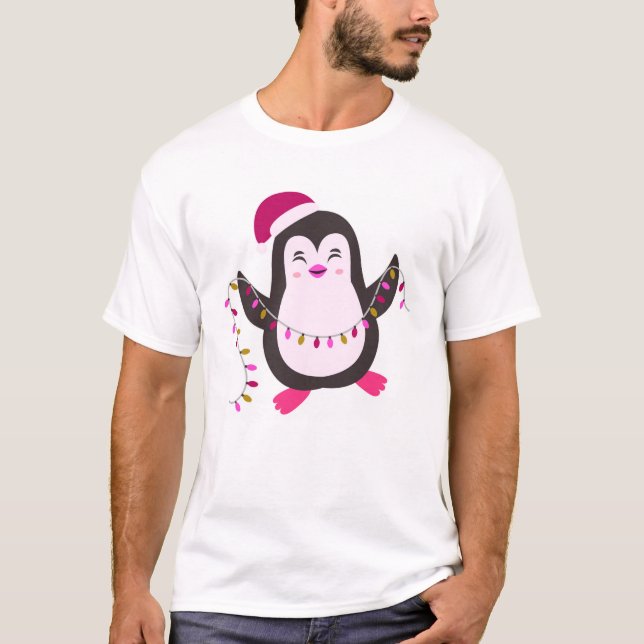 “Cute Christmas Penguin Lights”  ✨  T Shirt (Framsida)