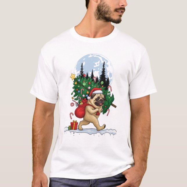 Cute Christmas Pug With Tree and Gifts  T Shirt (Framsida)