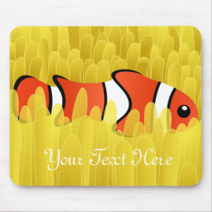 Cute Clown Fish and Vacker Gult Sea Anemone Musmatta