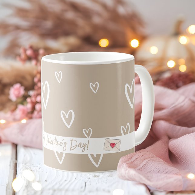 Cute Coffe färgad med White Heart Mönster Kaffemugg (Cute Coffee colored with White Heart Pattern Coffee Mug)