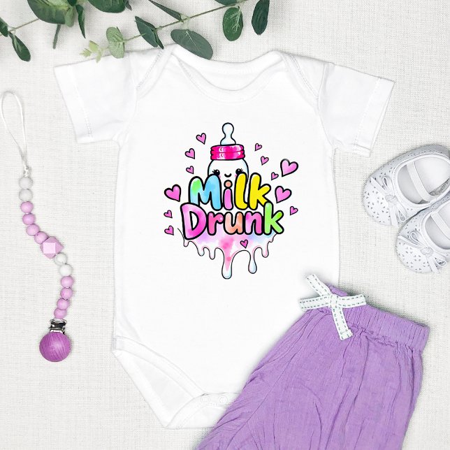 Cute Colorful "Mjölk Drunk" Funny T Shirt (Skapare uppladdad)