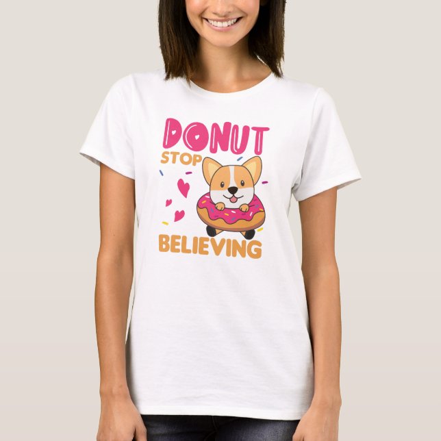 Cute Corgi Funny Animals In Donut Pun Pink T Shirt (Framsida)