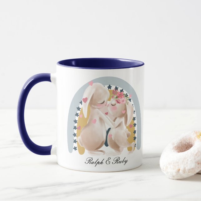 Cute Couple Bunny Rainbow Customized Gift honom he Mugg (Med munk)