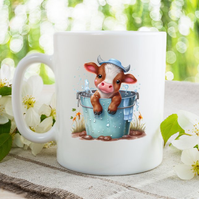 Cute Cow i en bucket-monogram-Personlig Kaffemugg (Skapare uppladdad)