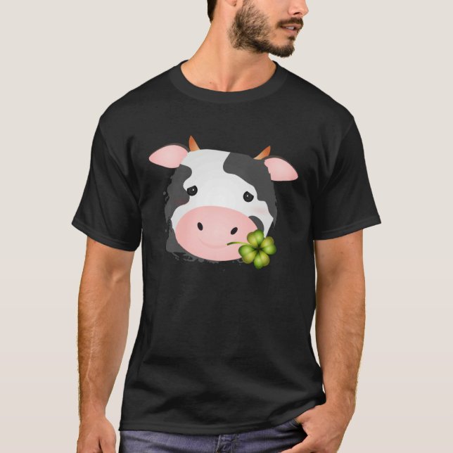 Cute cow with c leaf for farm fans t shirt (Framsida)