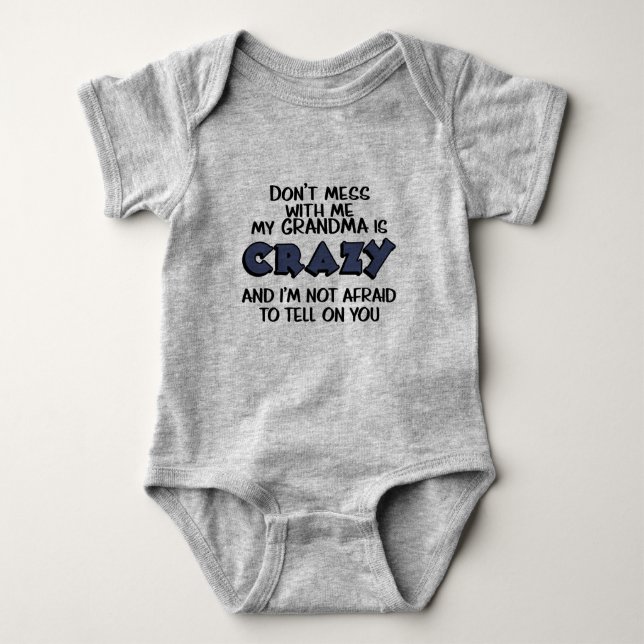 Cute Crazy Grandma  inte med mig Berätta för dig T Shirt (Framsida)