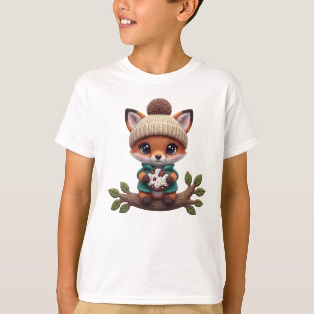 Cute Crochet Autumn Fox with Cookie – Fall Art T Shirt (Framsida)