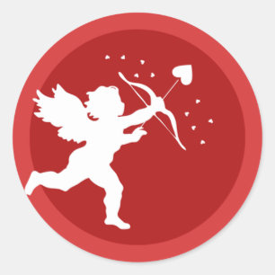 Cute Cupid med hans Bow Round Valentine-dekal Runt Klistermärke