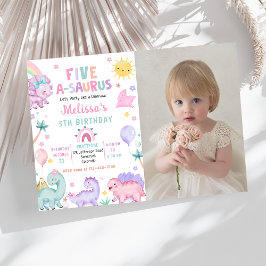 Cute Dinosaur Fem-A-Saurus 5:e födelsedagsfoto Inbjudningar