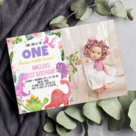 Cute Dinosaur Girl 1:a födelsedagsinbjudan Inbjudningar