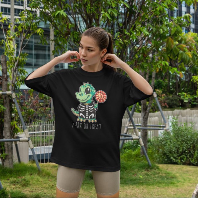 Cute Dinosaur i kostym T Shirt (Skapare uppladdad)