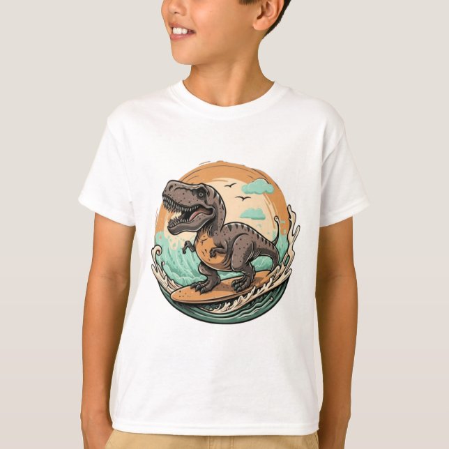 Cute dinosaur trex surfing t shirt (Framsida)