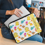 Cute Dinosaurs, Mönster om dinosaurier, ditt namn Laptop Fodral<br><div class="desc">Cute,  roligt och nära mönster med dinosaurier och ägg från baby. Modern och trendig,  perfekt för dinosauer älskare i ditt liv. Anpassa genom att lägga till namn,  smeknamn,  monogram eller initialer.</div>