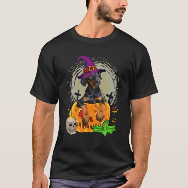 Cute Doberman Witch Pumpkin Halloween Hund älskare T Shirt (Framsida)