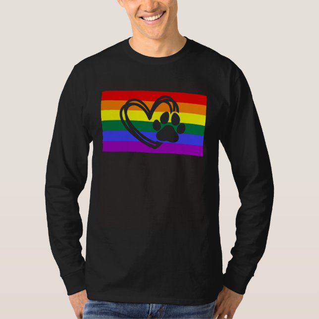 Cute Dog Mom Dad Paw LGBTQ Gay Pride Flag Queer T Shirt (Framsida)