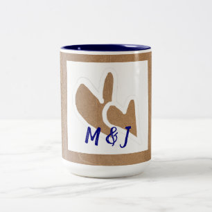 Cute Doodle lyssnar på några Monogram nautisk g Två-Tonad Mugg