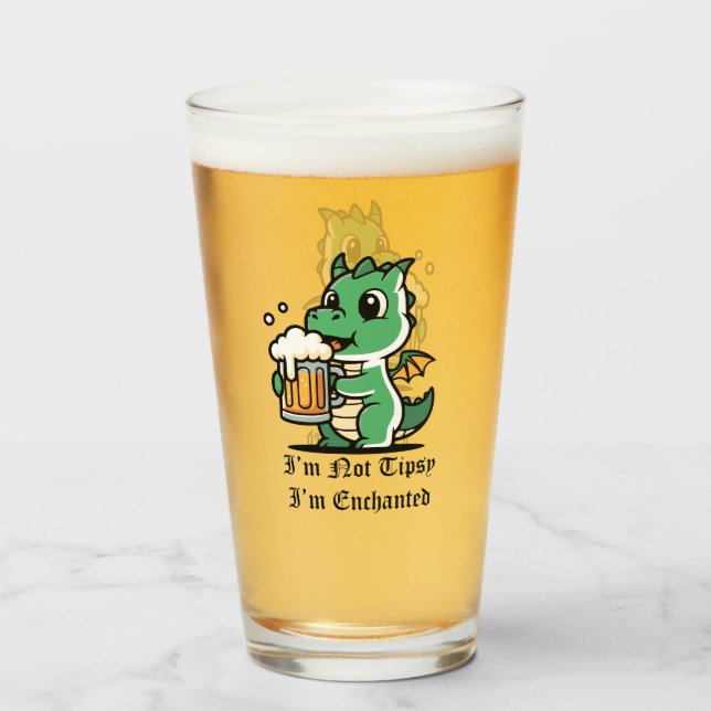 Cute Dragon Drinking Beer Glaskopp (Framsida fylld)