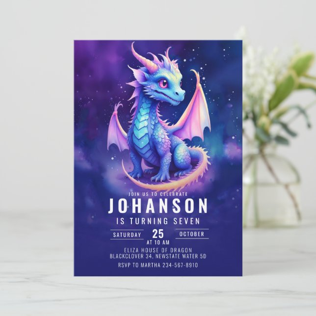 Cute Dragon Fantasy Mörk blått Födelsedagsfest Inbjudningar (Stående Fram)