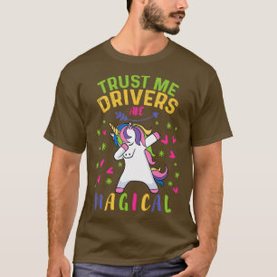 Cute Driver presenterar en magisk gift-doftande Un T Shirt