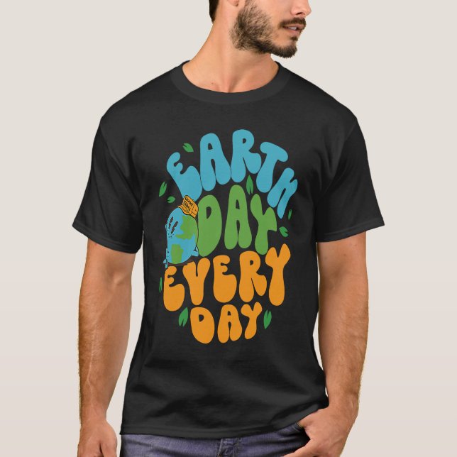 Cute Earth Day Every Day Retro Groovy 53rd Anniver T Shirt (Framsida)