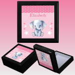 Cute elefant-stjärnor tillför namn rosa keepsaké minnesask<br><div class="desc">Behåll Gift Box för barn. Anpassa med namn. Med en söt elefant,  polka dots och stjärnor med färg rosa och vitt.</div>