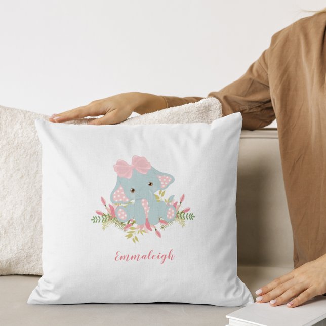 Cute Elephant Flicka Monogram Kudde (Skapare uppladdad)