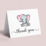 Cute Elephant Flicka Shower Tack Kort<br><div class="desc">Tvätta tack för din flicka-dusch med "tack" i ett snyggt mjukt grått-skript med svascher och en rosa vattenfärg på baby elefant. Anpassa ditt tackmeddelande i enkel grått-topografi eller lämna tomt för en handskriven anteckning.</div>