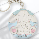 Cute Elephant med ett fack för att lägga till ditt Nyckelring<br><div class="desc">Utformningen består av en söt baby-elefant med blå båge. Lägg till ditt namn. Finns här: http://www.zazzle.com/store/selectpartysupplies</div>