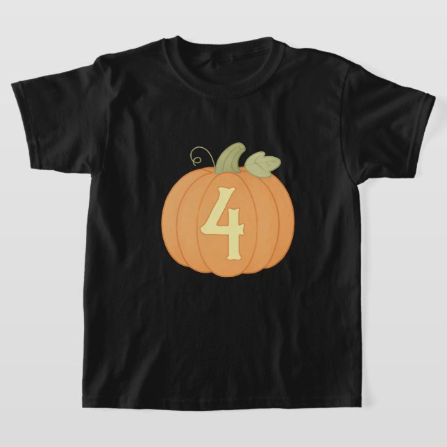 Cute Fall Pumpkin 4e födelsedagen | Halloween fest T Shirt (Laydown)