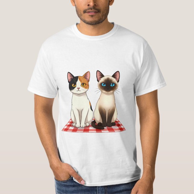 Cute Felines on Red Checkered Blanket T Shirt (Framsida)