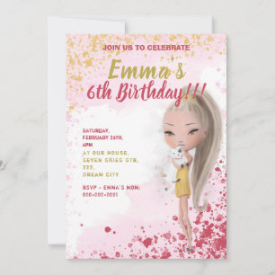 Cute-flicka med inbjudan om barn med kattvatten