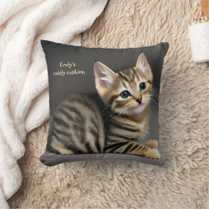 Cute fluffy tabby katt baby kudde