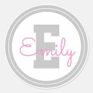 Cute Framed Namn & Monogram   Ljust Grått och Rosa Runt Klistermärke
