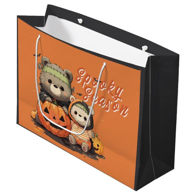 Cute Frankenstein Bear Halloween Spooky Season (Framsidan Vinklad)
